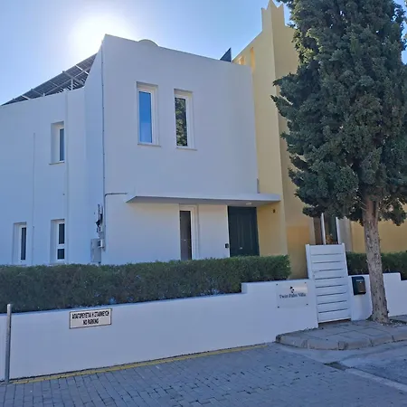Twin Palm Meneou