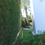 Twin Palm Meneou