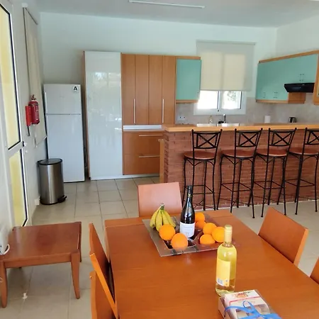 Twin Palm Менеоу